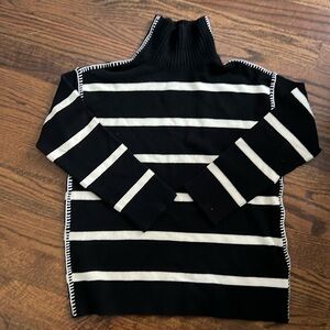 Alice + Olivia Oversize Black and White Sweater